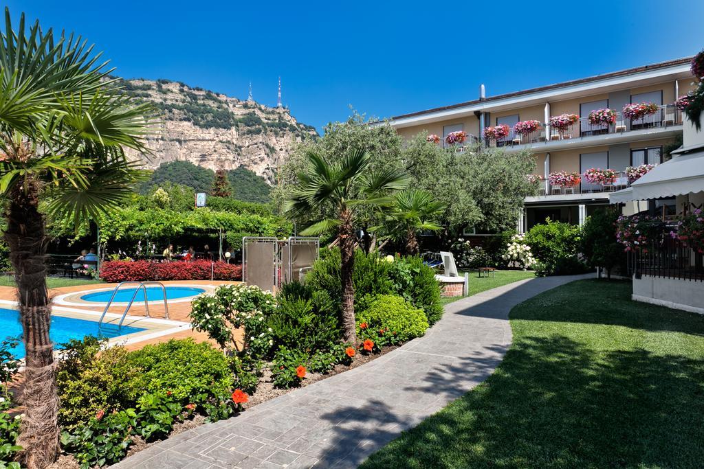 Sporthotel Villa Stella Torbole Sul Garda Eksteriør bilde