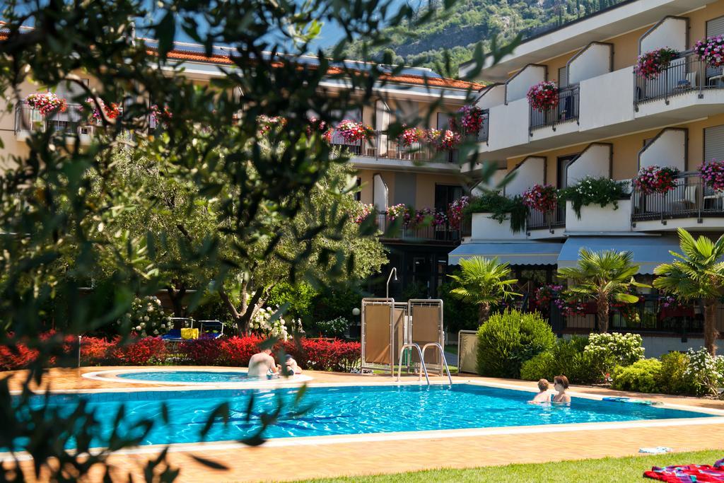 Sporthotel Villa Stella Torbole Sul Garda Eksteriør bilde