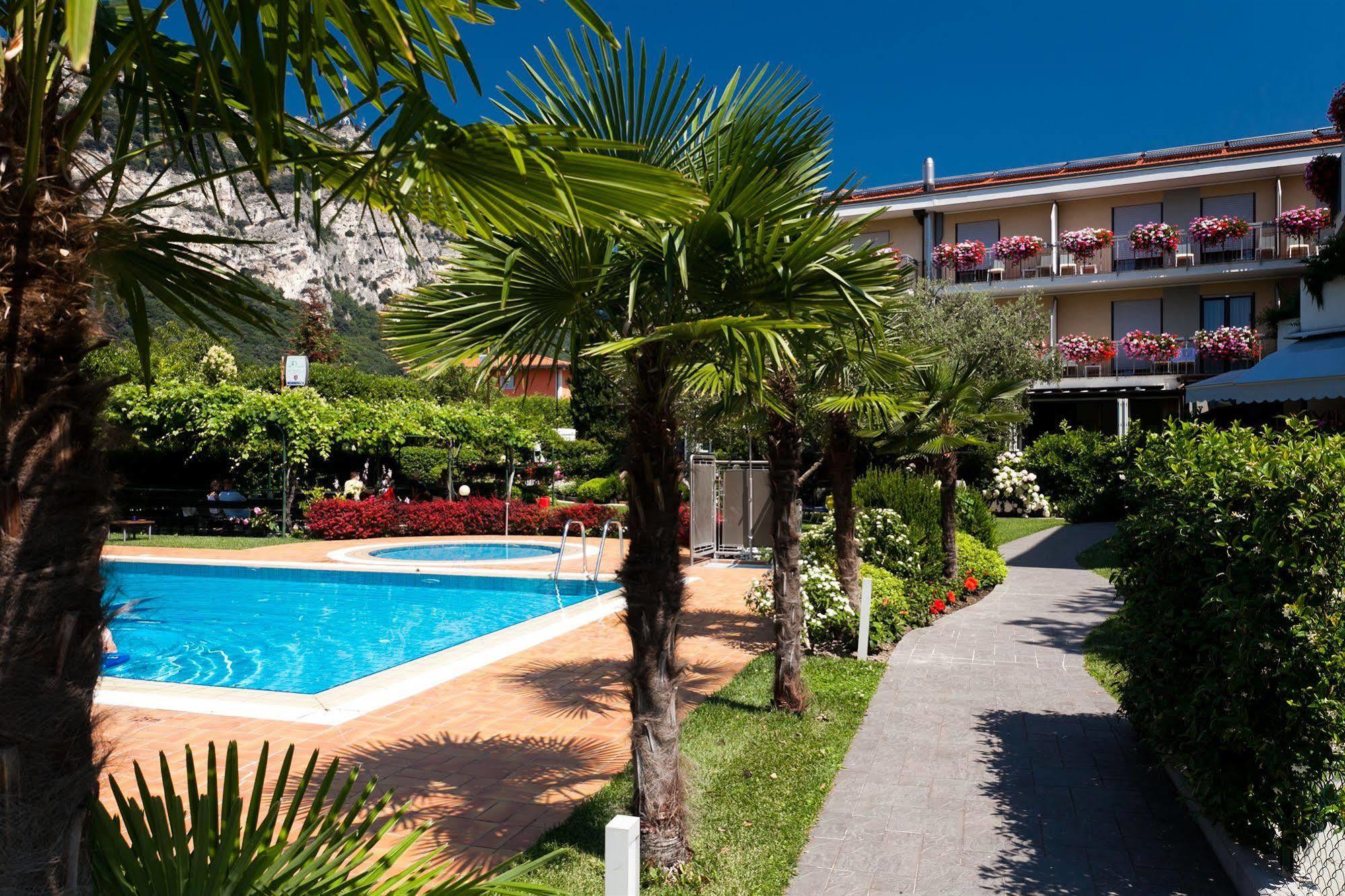 Sporthotel Villa Stella Torbole Sul Garda Eksteriør bilde